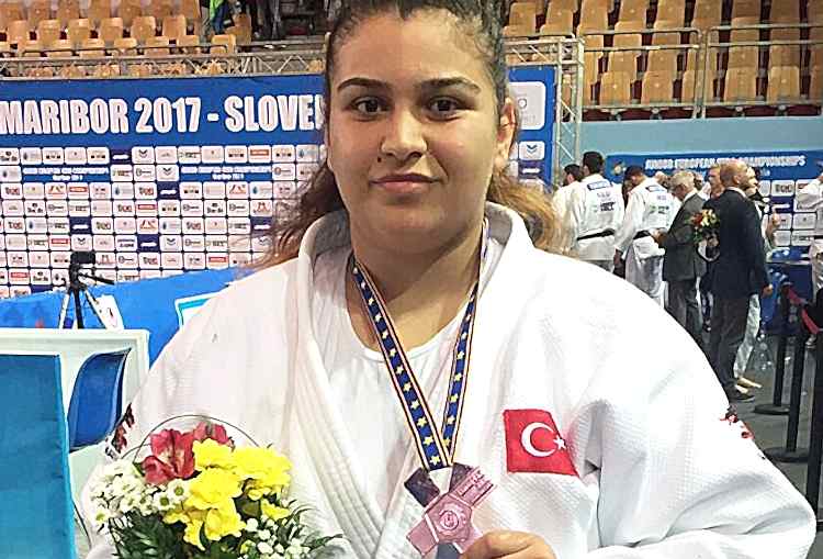 Kübranur Esir Avrupa üçüncüsü... gorseli