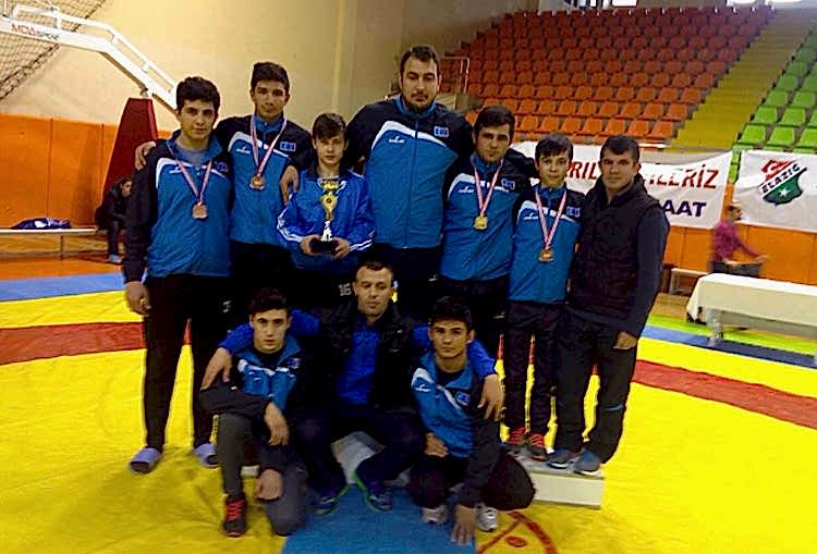 Afyonlu güreşçiler takım halinde Türkiye üçüncüsü oldu gorseli