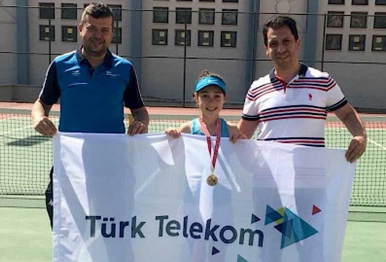 Zeytindalı ve Alaçatı Kort Tenisi turnuvası gorseli