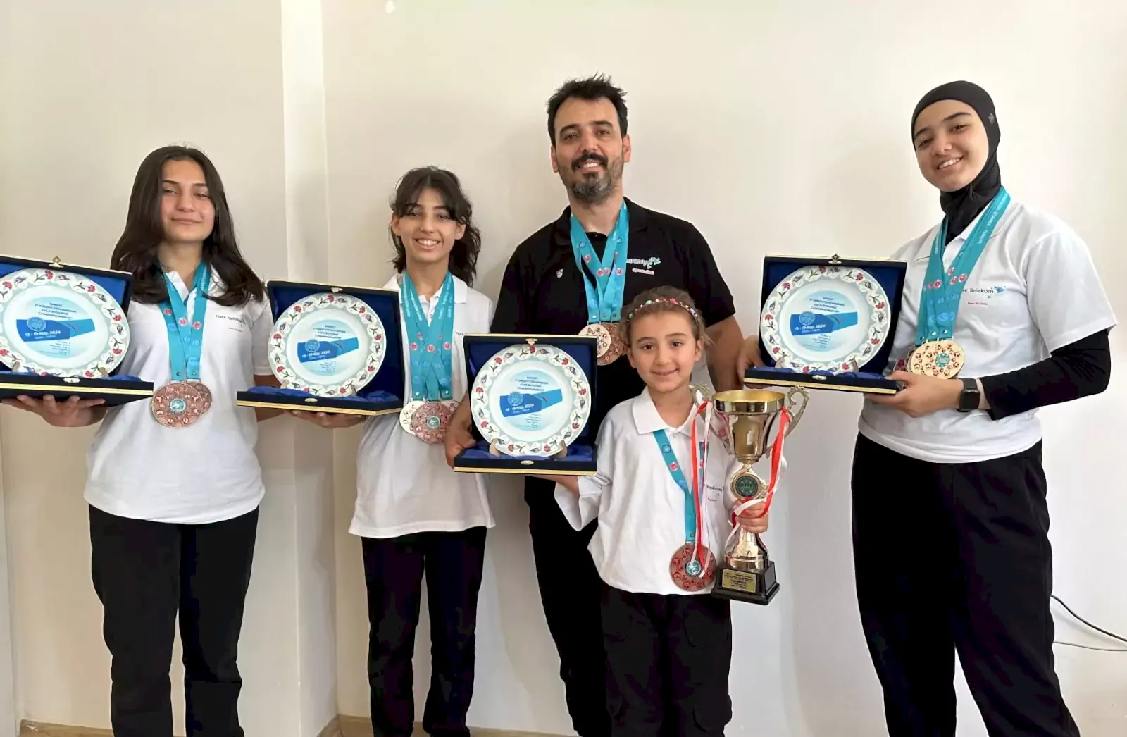 2 Uluslararası Turnuva 25 Madalya gorseli