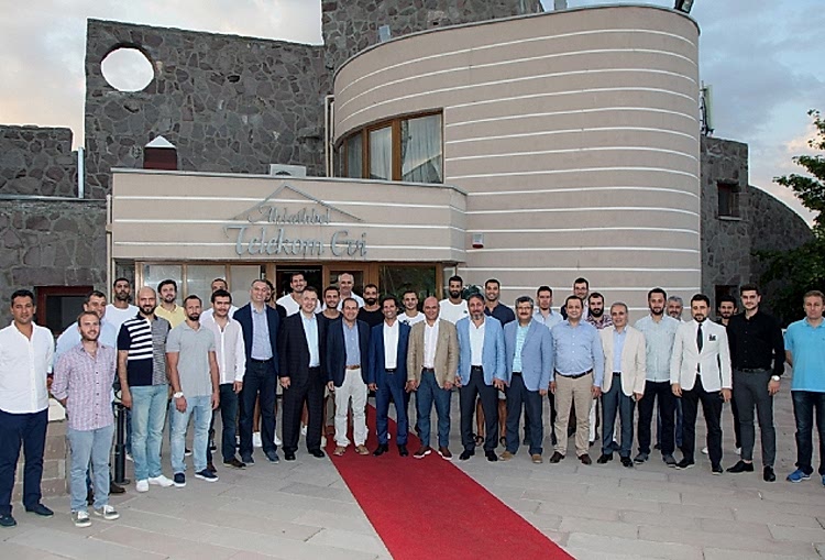 Basketbolcular yemekte buluştu… gorseli