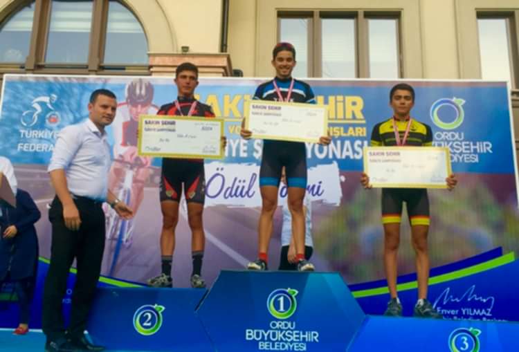 Mehmet Erken Bisikletin 4. ayağında da şampiyon.. gorseli