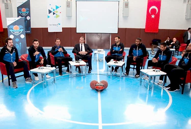 Türk Telekom Basketbol Takımı Ankara Pursaklar Fen Lisesi’nde… gorseli